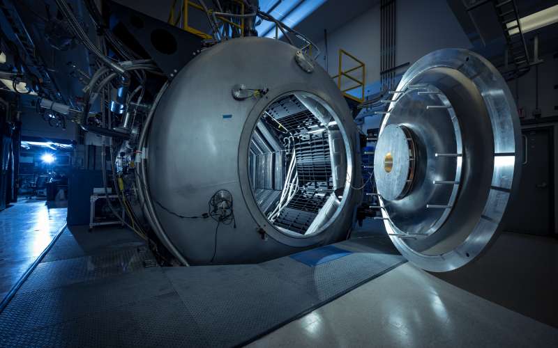 Electric Propulsion Chamber 